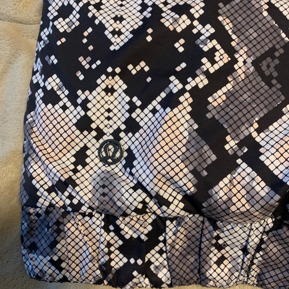 Reversible Lululemon vest - Picture 8 of 9